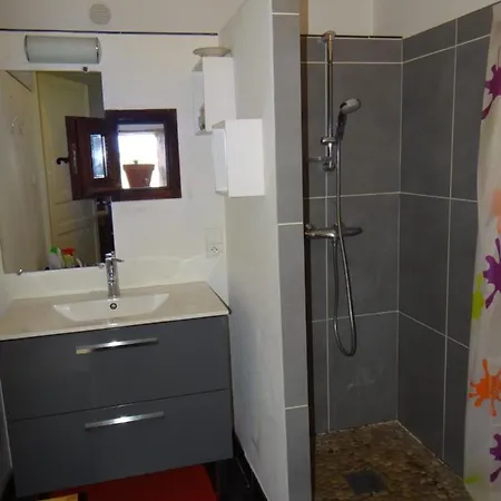 Holiday home Location 4 Personnes - La Petite Maison *