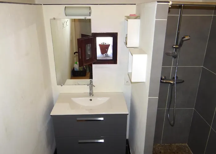 Location 4 Personnes - La Petite Maison